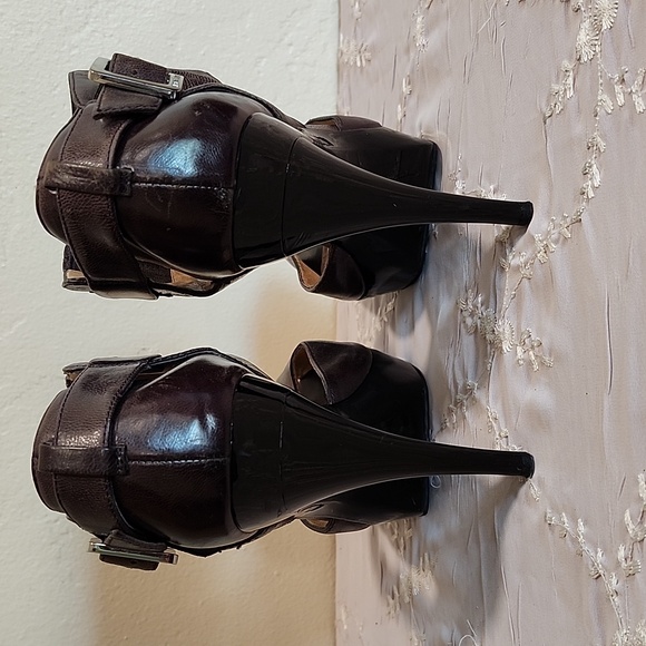 Micheal Kors Heidi Platform Heels - Picture 5 of 8